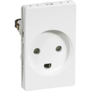 Hvid LK FUGA stikkontakt med jord i 1½ modul